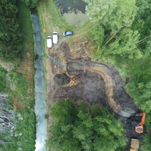 23/06 : Terrassement et création du nouveau lit