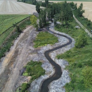 28/07 : vue arienne sur le nouveau lit (ancien lit comblé)